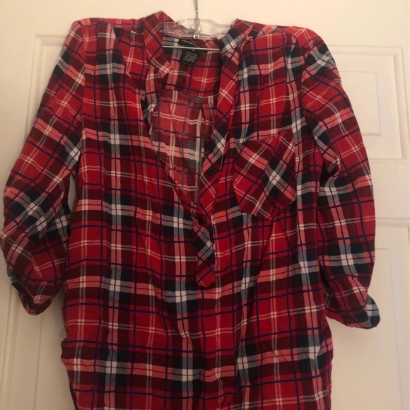 Women’s cotton express red Plaid Flannel top - Picture 2 of 3